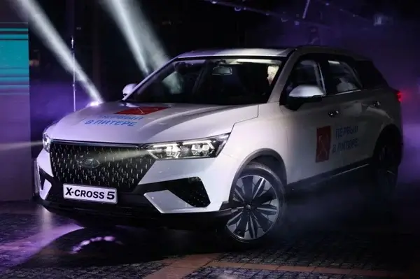 Первый серийный автомобиль Lada X-cross 5 выпустили в Санкт-Петербурге